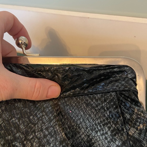 Faux snake print clutch - Picture 7 of 7